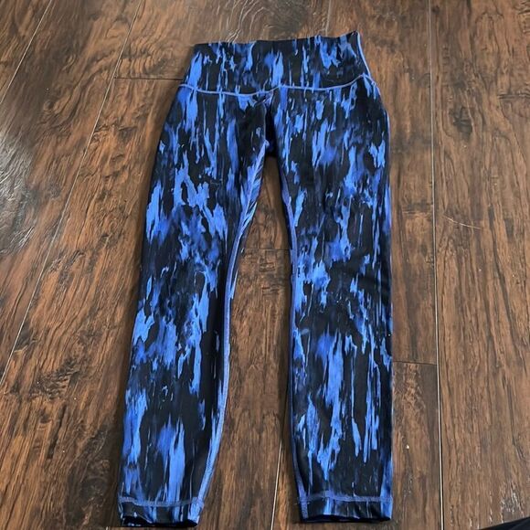 lululemon Blue And Black Deep Breath high rise Legging Size 6 GUc - Picture 1 of 7